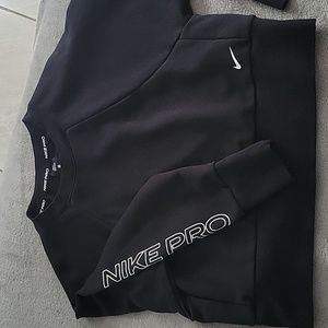 Nike Pro crop sweater